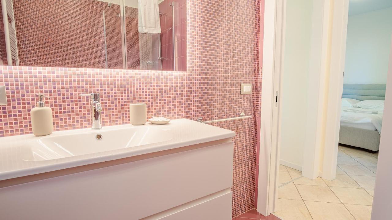 Endless Summer Sirmione - Italian Homing Екстер'єр фото