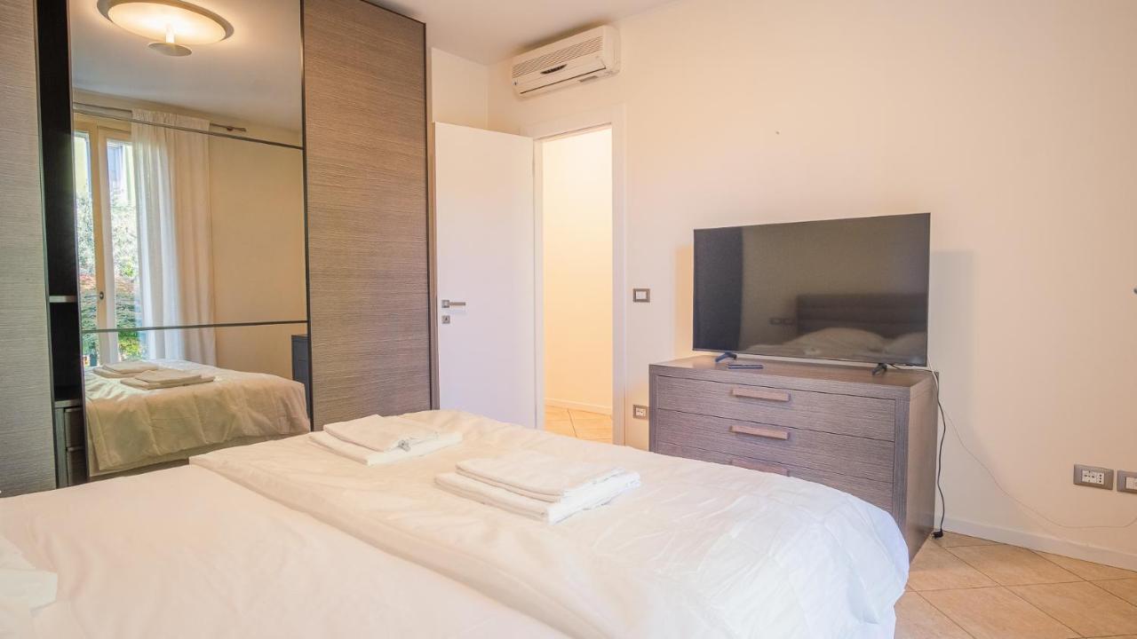 Endless Summer Sirmione - Italian Homing Екстер'єр фото